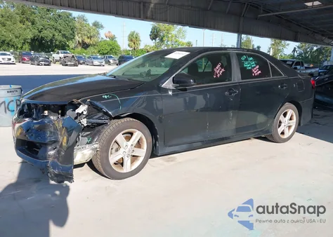 2014 Toyota Camry Se z USA, uszkodzony, nr VIN 4T1BF1FK9EU465734